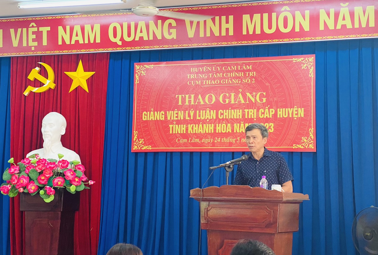 Tiếp tục nâng cao năng lực, chất lượng và hiệu quả hoạt động của đội ngũ giảng viên tại các trung tâm chính trị cấp huyện 